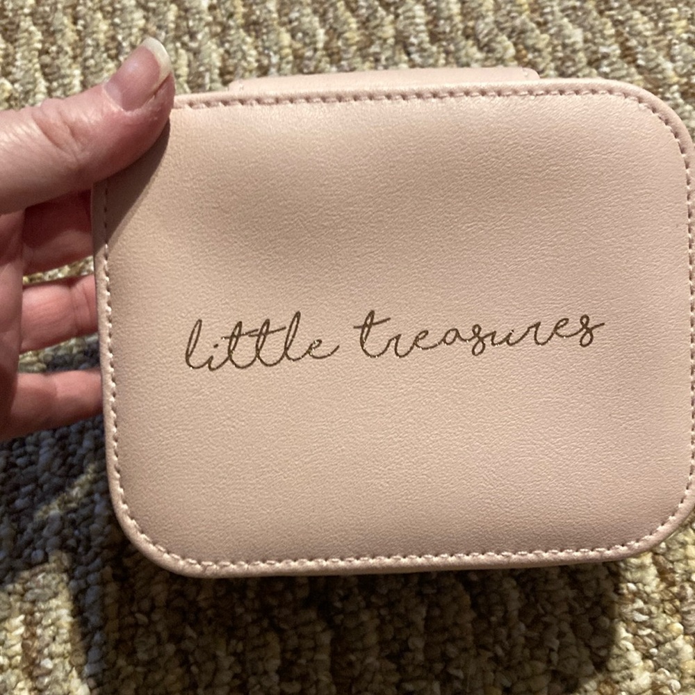 Travel jewelry box